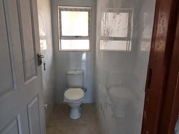 3 Bedroom Flat & Apartment