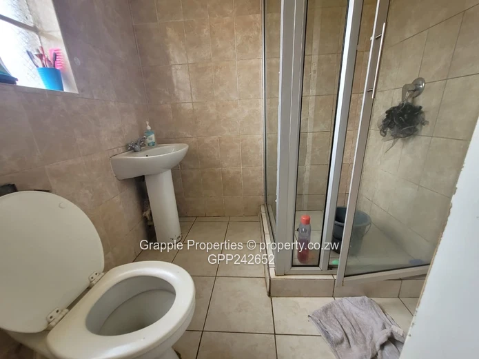 Madokero house to let