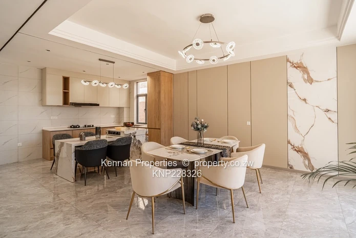 Fine Living in the Highlands Park Neighbourhood