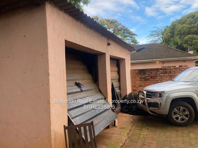 Greendale Near Kamfinsa Shops House For Sale!