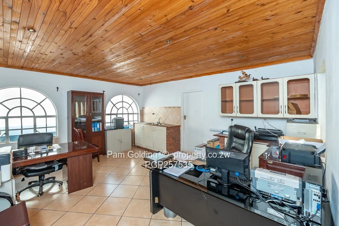 5 Fully Equipped Residences On Rare 4-Acre Land (Sole Mandate)