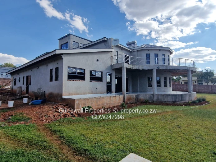 Spacious 5 bed house for sale in Brookview