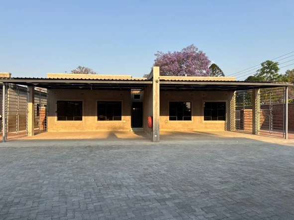 3 Bedroom Flat & Apartment