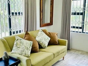 2 Bedroom Flat & Apartment