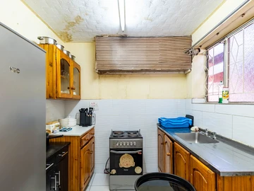 2 Bedroom Flat & Apartment