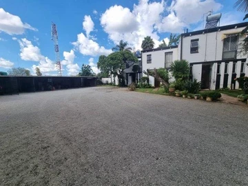 2 Bedroom Flat & Apartment