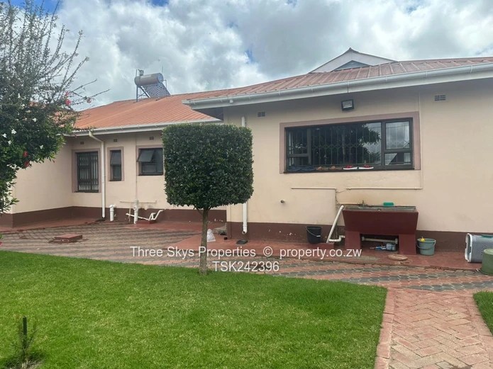 Very Neat And Modern House