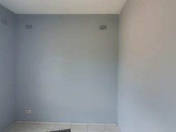 2 Bedroom Flat & Apartment