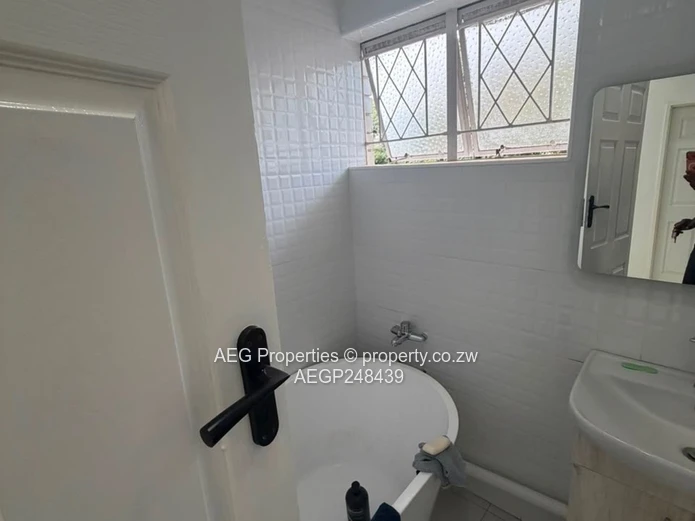 2 bed flat for sale  Avondale 