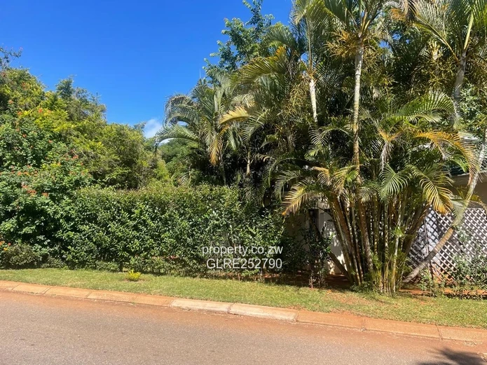 Spacious 3-Bed Double-Storey in Borrowdale Brooke with Garden