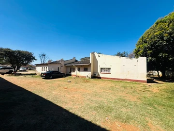 8 Bedroom House