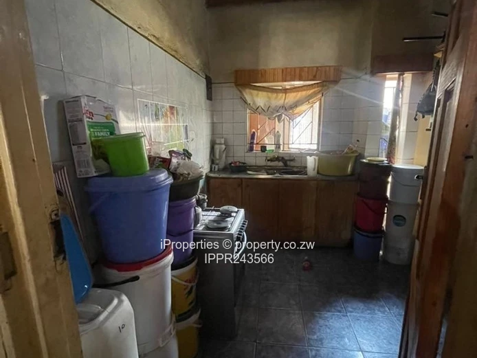 4-Bed House in Zengeza 2 with Secure Walled Yard (Sole Mandate)