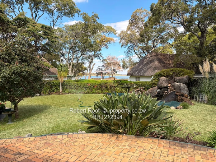 Lakeside Oasis – Ideal Family Home (Sole Mandate)