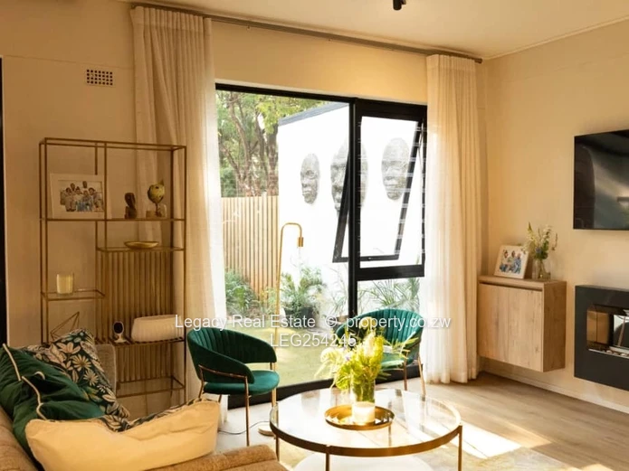 Stylish 3-Bed Garden Flat with Private Patio in Vainona