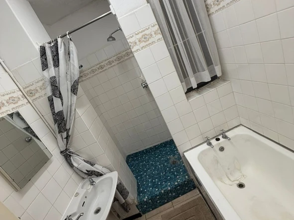 2 Bedroom Flat & Apartment