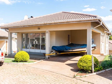 4 Bedroom Flat & Apartment