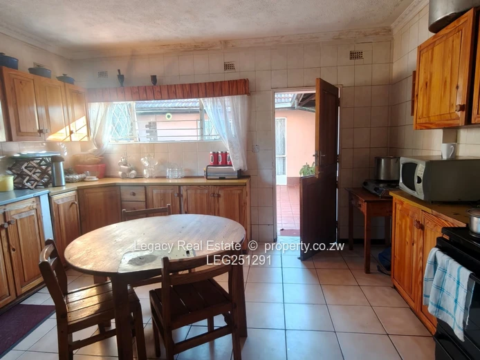 Logan Park 3-Bed Home with Rustic Bar & Borehole on 5689m²
