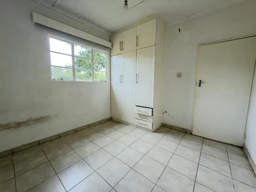 6 Bedroom House