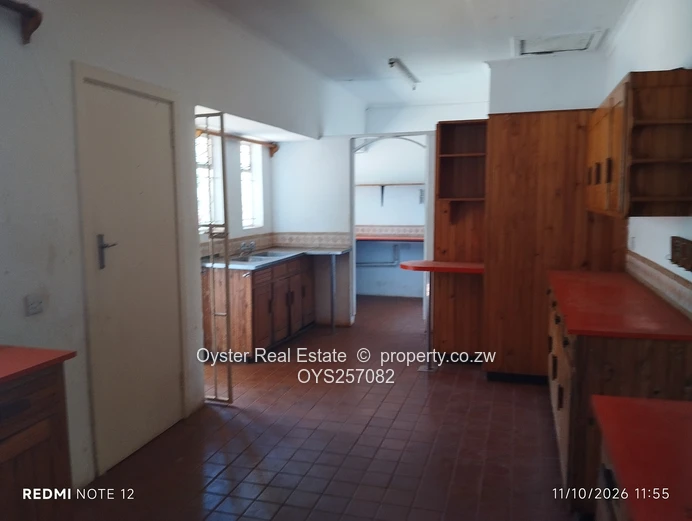 Mount Pleasant, Harare North — 3-Bed on 4047m² w/ Pool & Borehole