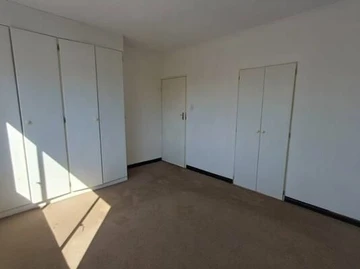 2 Bedroom Flat & Apartment