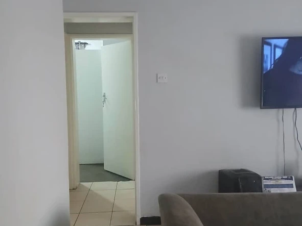 2 Bedroom Flat & Apartment