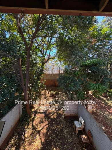Spacious 2-Bed Verandah Flat in Belvedere 