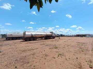 Commercial & Industrial Land