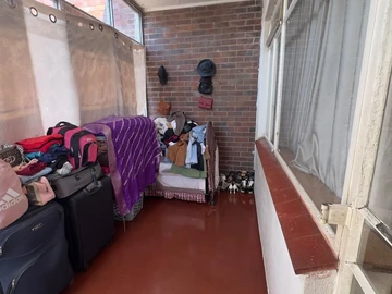 2 Bedroom Flat & Apartment