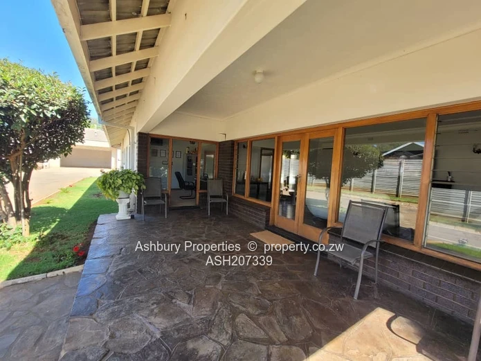 Well Loved Spacious Family Home in A Remarkable Neighbourhood (Sole Mandate)