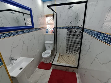 3 Bedroom Flat & Apartment