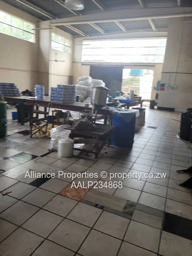 Msasa industrial warehouse with 375sqm warehouse space