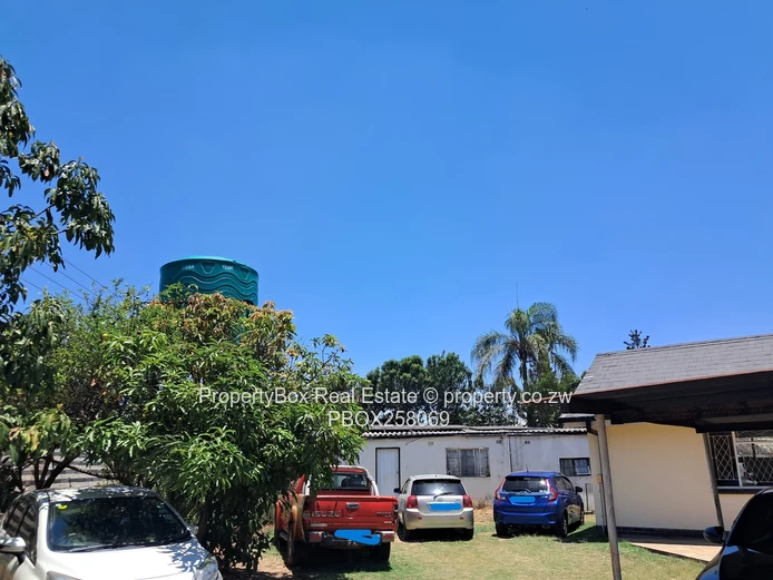 Charming Eastlea Property for sale in a commercialized Suburb!