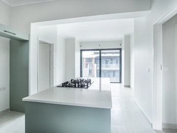 2 Bedroom Flat & Apartment