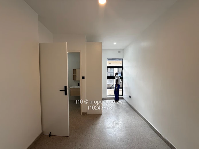 Townhouse to rent in Avondale 