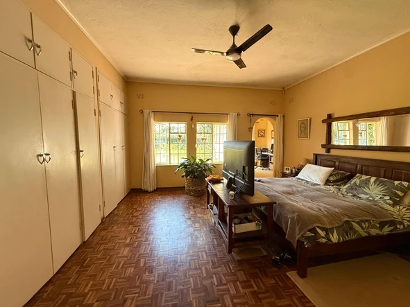 6 Bedroom House