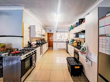 3 Bedroom Garden Flat