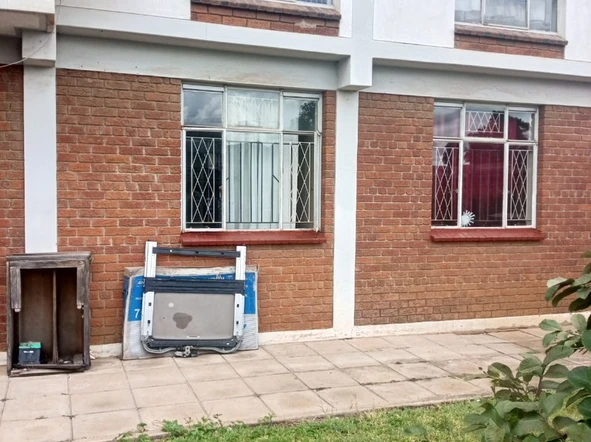 2 Bedroom Flat & Apartment
