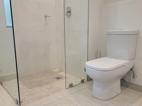 2 Bedroom Flat & Apartment