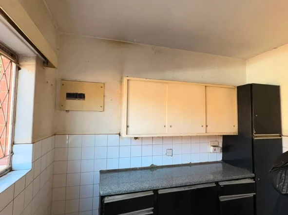2 Bedroom Flat & Apartment