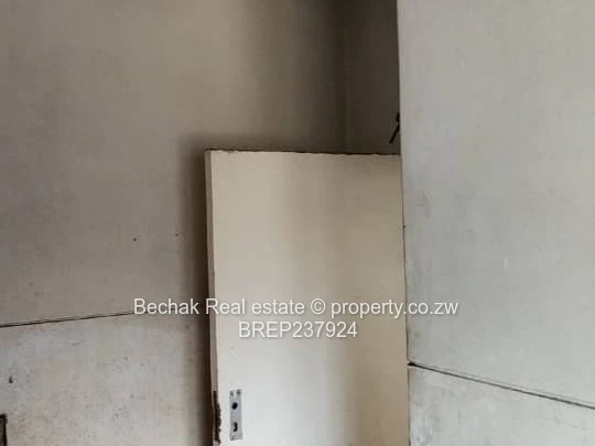 One bedroom flat for sale in bulawayo cbd 