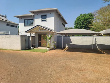 3 Bedroom Flat & Apartment