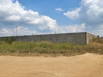 Commercial & Industrial Land