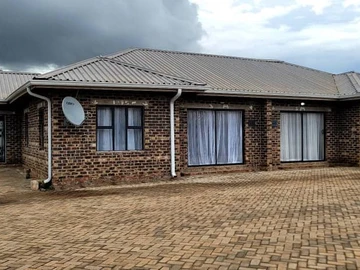 18 Unit Townhouse Complex