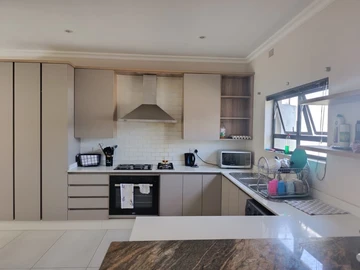 3 Bedroom Flat & Apartment