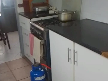 2 Bedroom Flat & Apartment