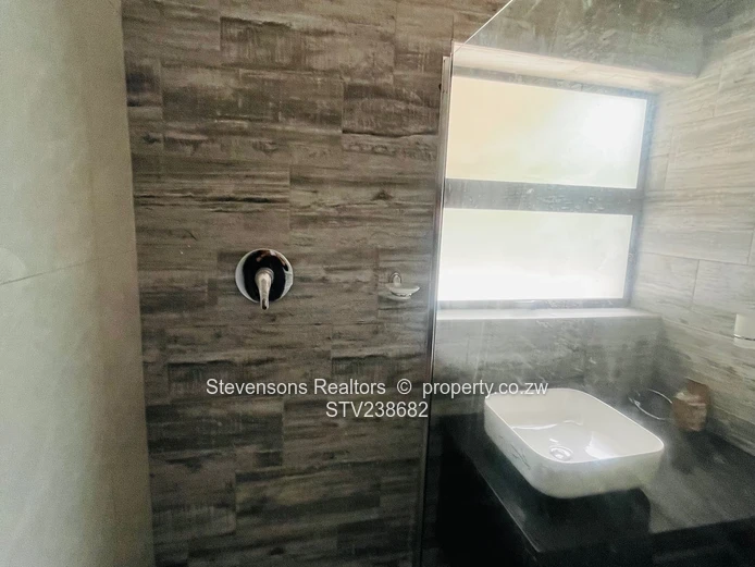 2 Bedroom Garden Flat To Let in Avondale West!