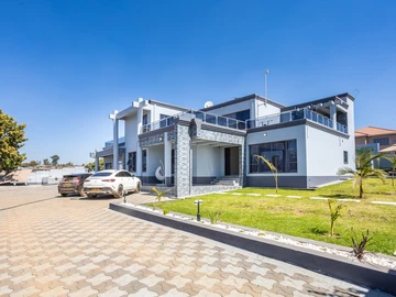 5 Bedroom House
