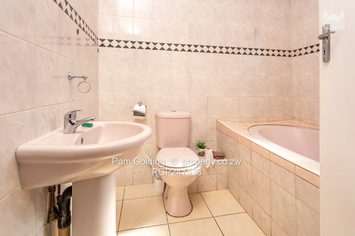 4 Bedroom House for Sale in Borrowdale Brooke (Sole Mandate)