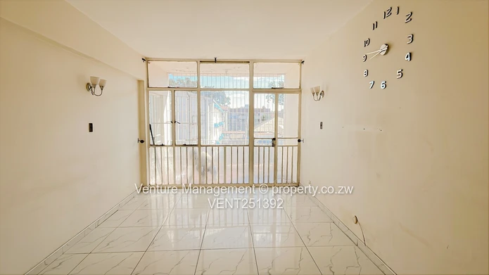 2 Bedroom Flat – The Avenues, Harare
