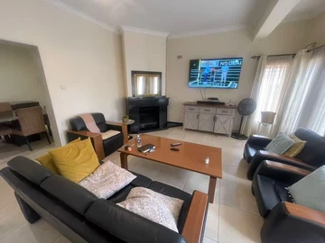 3 Bedroom Flat & Apartment